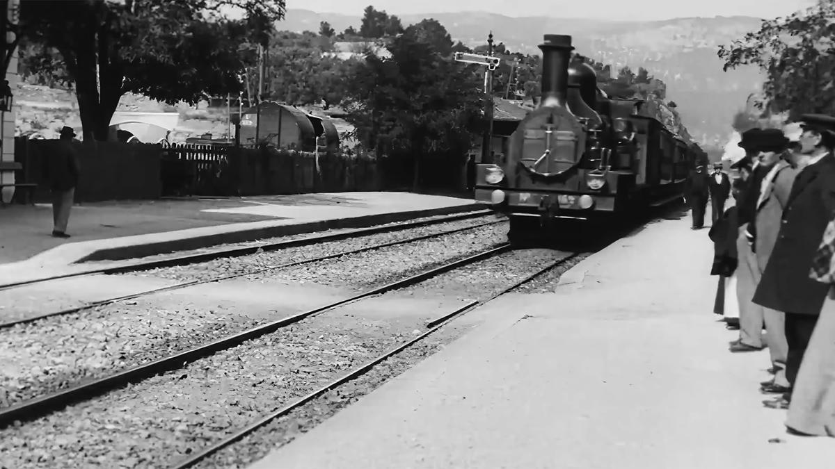 Kadr z filmu Przyjazd pociągu na stację z 1896 roku