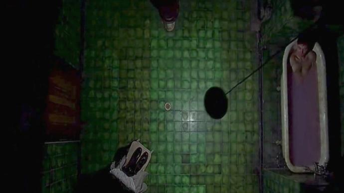 &#8222;Dark City&#8221; to film mroczny jak dno studni. Jeśli zajrzysz, spadniesz
