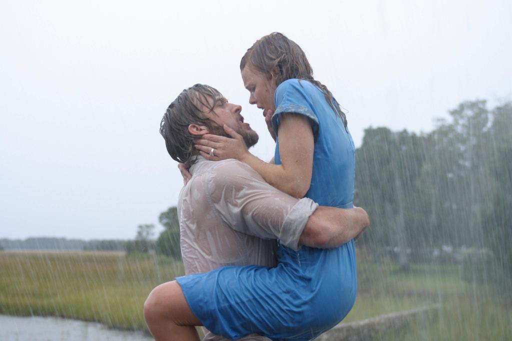 The-Notebook-Kiss-in-the-Rain 