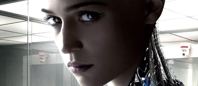 Ex Machina to rasowy thriller psychologiczny - recenzja sPlay