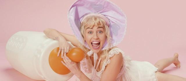 Internauci żałują, że zobaczyli nowy teledysk Miley Cyrus do utworu "BB Talk". Ty też?