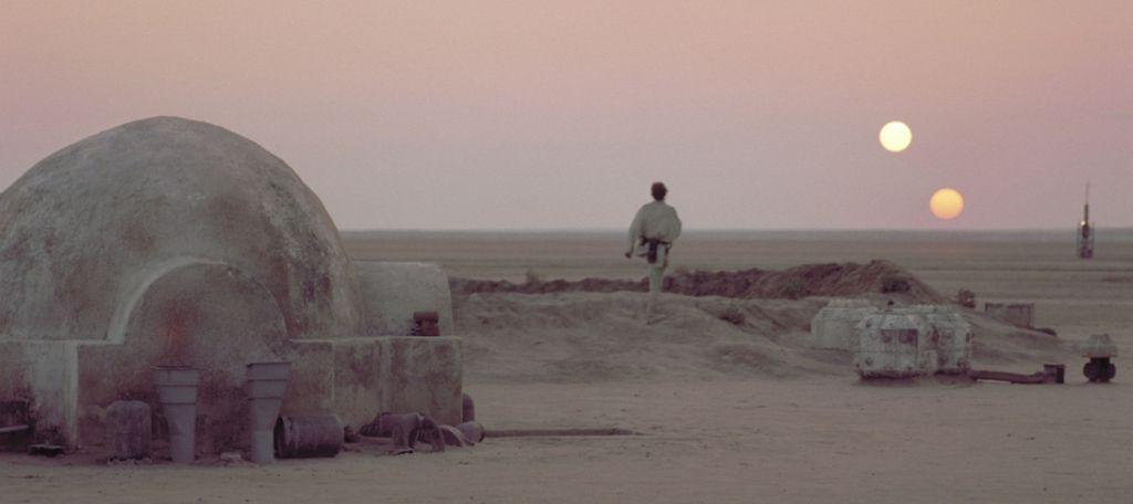 Tatooine twin suns Star Wars the last jedi easter egg class="wp-image-116704" 