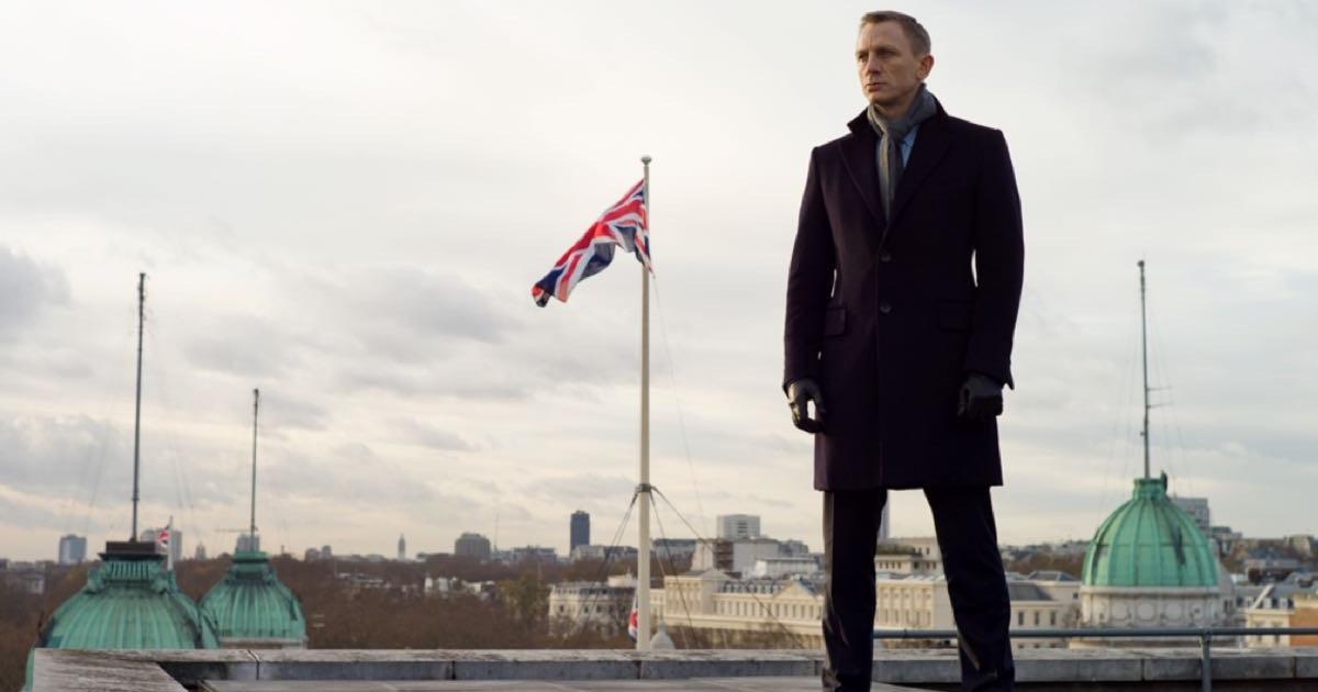 Daniel Craig na zdjęcu promocyjnym Bonda class="wp-image-304075" 