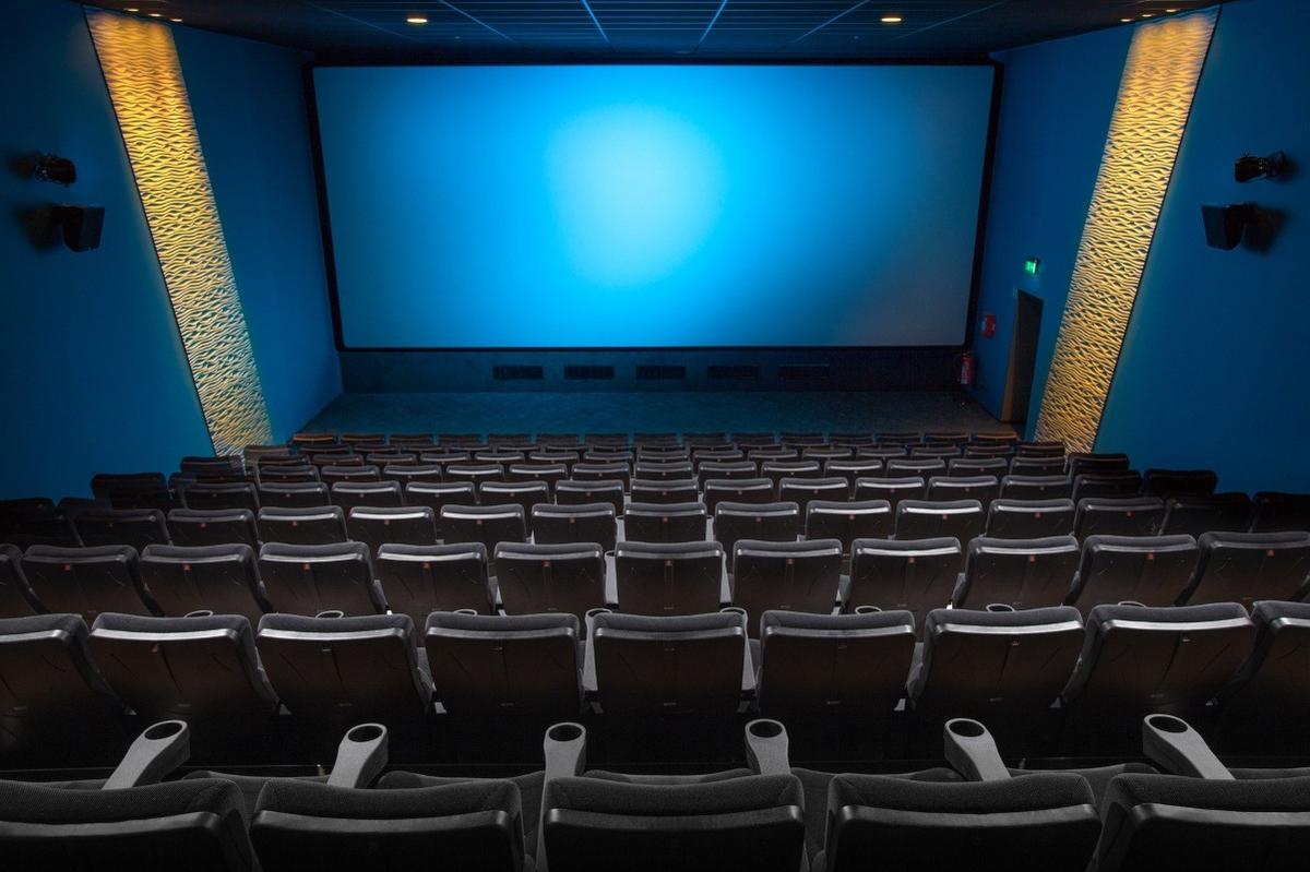Amondo uruchomiło wirtualną salę kinową. Pokazuje przedpremiery