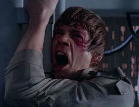 Mark Hamill jako Luke Skywalker w legendarnej scenie z filmu Imperium kontratakuje