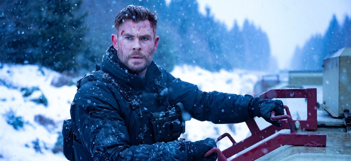 Film akcji z Chrisem Hemsworthem zmierza do serwisu Netflix. Oto wszystkie piątkowe premiery